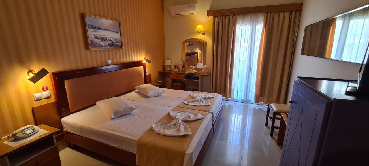 Mantas Hotel Loutráki Extérieur photo