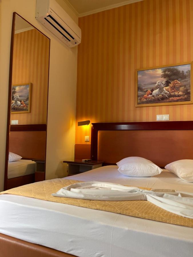 Mantas Hotel Loutráki Extérieur photo