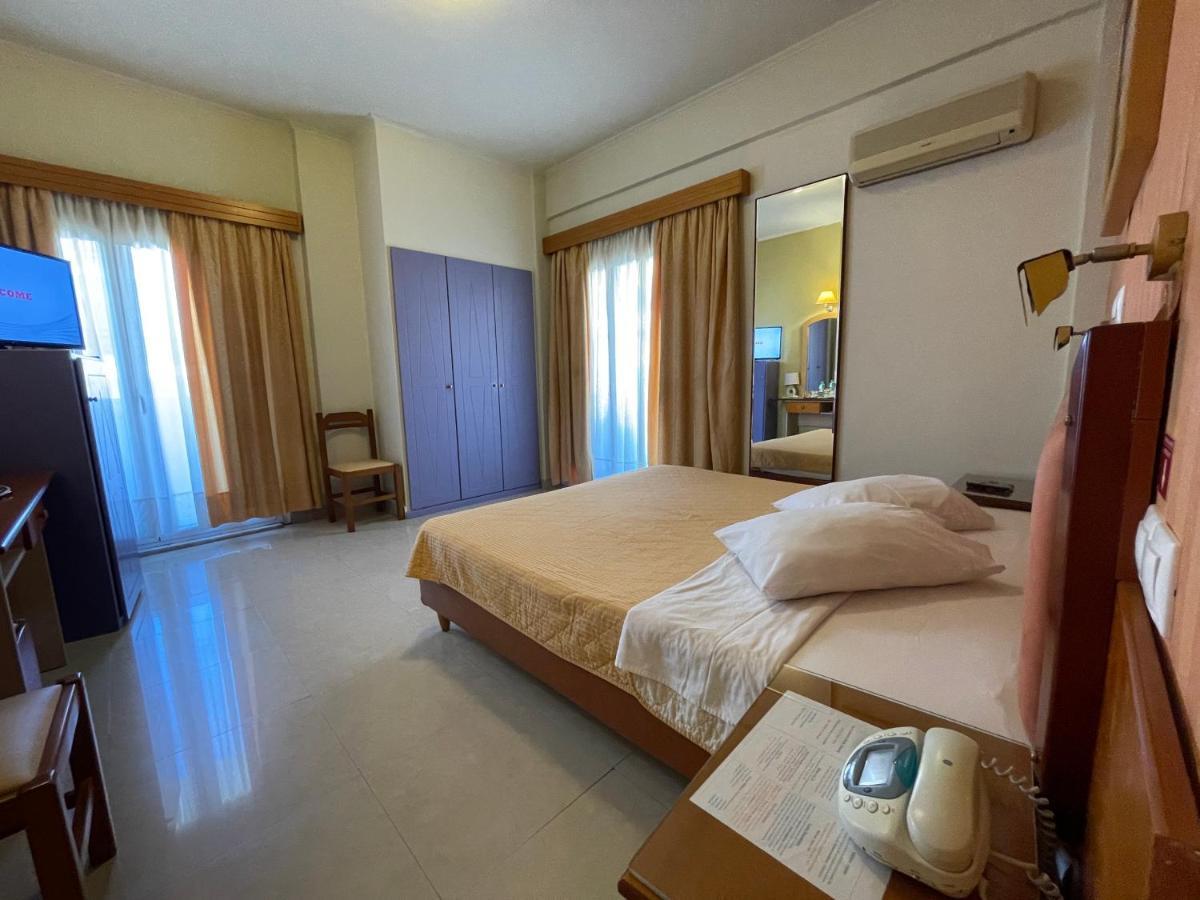 Mantas Hotel Loutráki Extérieur photo