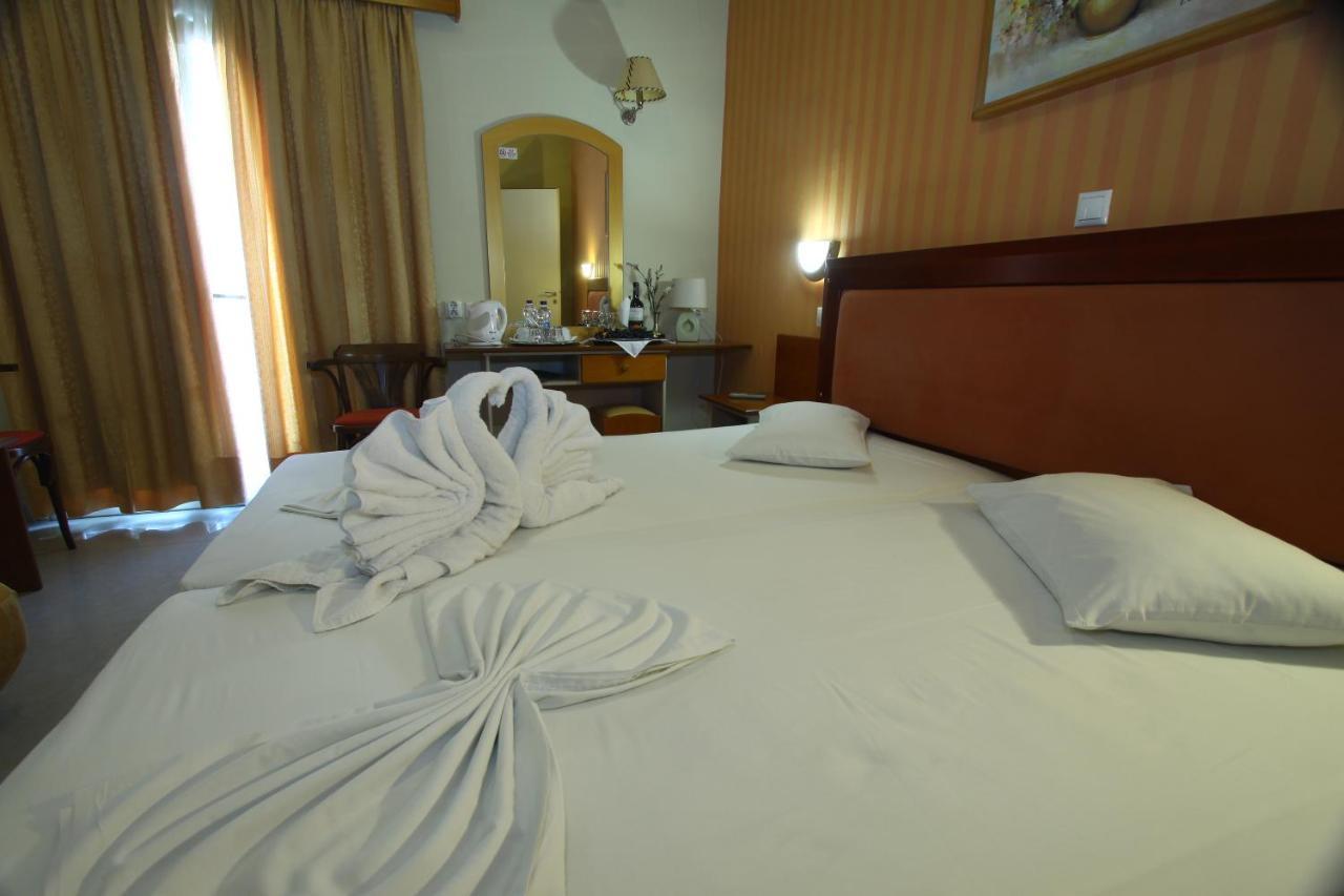 Mantas Hotel Loutráki Extérieur photo